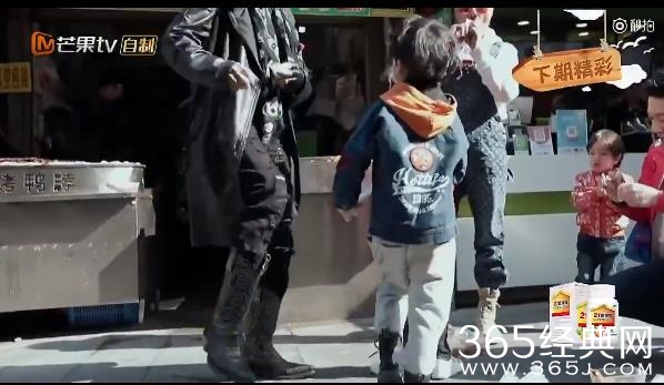 【红绿鲤娱】第五期：谢贤节目中踢小孩！能在众目睽睽下打人的只有他了