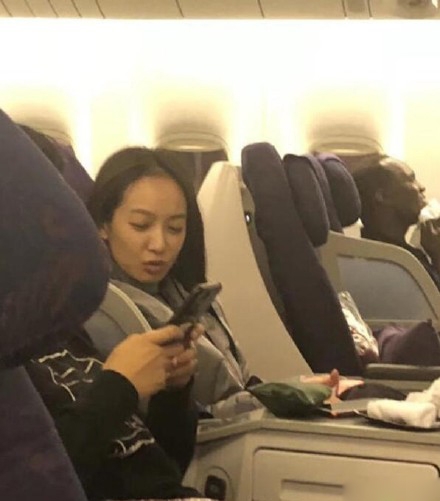 宋茜素颜什么样好看吗 宋茜机场素颜照片曝光