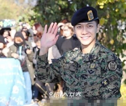 韩星李胜基退伍后回归参加的第一部综艺是什么