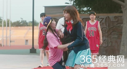 你好旧时光林杨为什么会扮女装 你好旧时光林杨扮女装余周周看见了吗