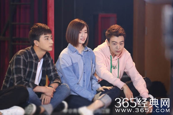 一起同过窗2任逸帆喜欢钟白吗 一起同过窗2任逸帆为什么说自己是第八日的蝉