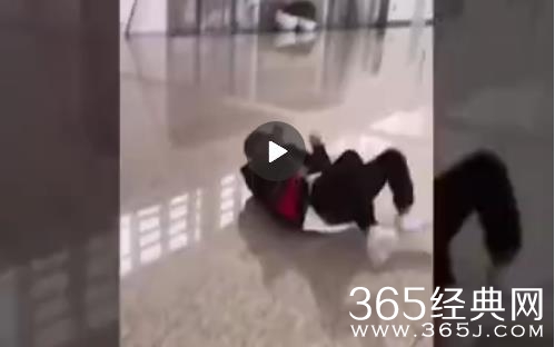 罗志祥在机场打滚是怎么回事 罗志祥为什么在机场打滚