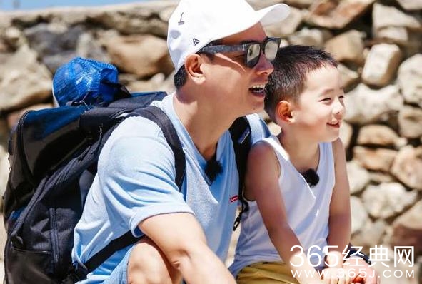 陈小春又双叒叕哭了 陈小春为什么又哭了