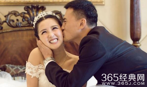 【红绿鲤娱】第十一期：赫子铭节目中曝和何洁离婚原因 主持人听了直接怒了爆粗口