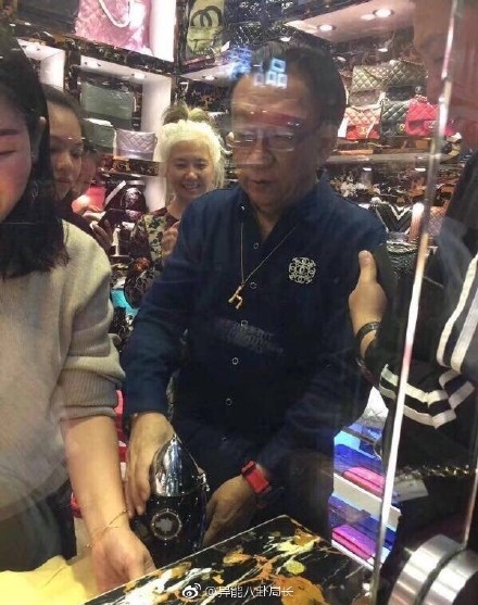 侯耀华和安娜金是炮友吗 侯耀华和安娜金真实关系揭秘