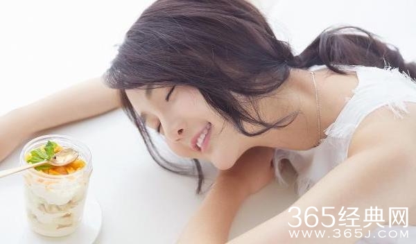 湖南卫视跨年晚会代替谢娜的主持人是谁 湖南卫视跨年晚会代替谢娜的主持人身份背景介绍