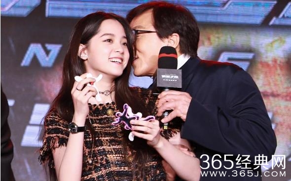 欧阳娜娜变身龙女郎是怎么回事 欧阳娜娜要出演成龙的什么作品