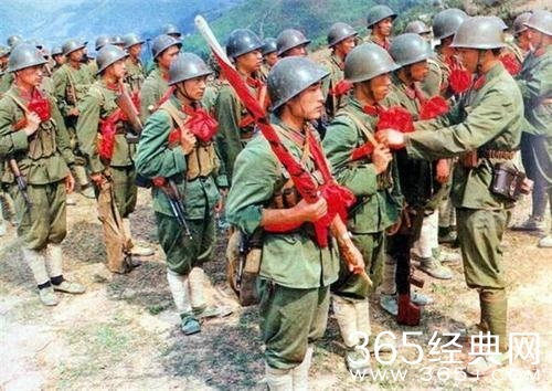 【侃侃殿影】第三十二期：《集结号》与《芳华》两场战争对比，最美好的可能只存在回忆里