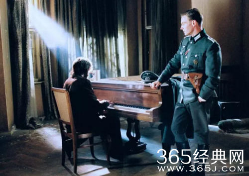 同芳华一样描写战争面前人性悲剧的电影 一部比一部感人