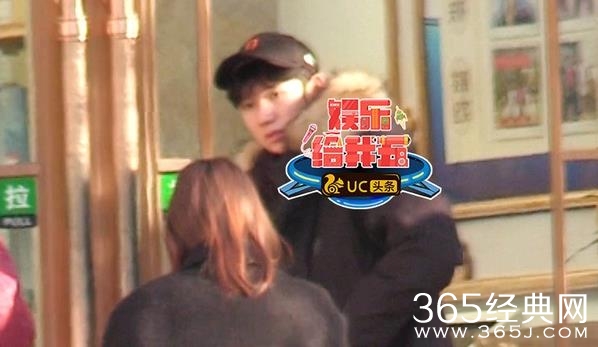 王源紧急回京看中医是怎么回事  王源生什么病了吗