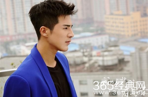 我站在桥上看风景章峥岚是谁演的 我站在桥上看风景章峥岚扮演者资料介绍