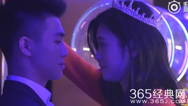 奚梦瑶壁咚何猷君是怎么回事 奚梦瑶壁咚何猷君完整视频观看地址