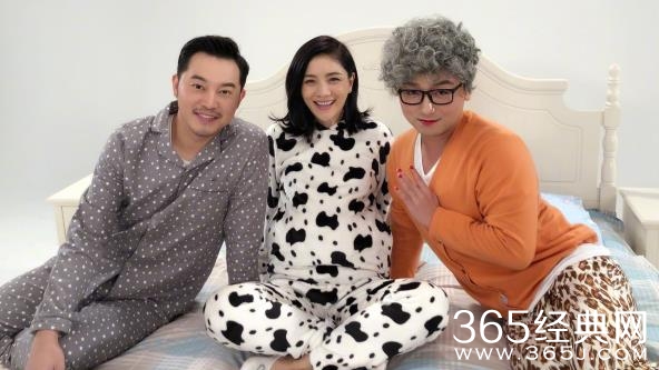 胡可晒孕肚照宣布怀上三胎  胡可三胎几个月了