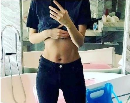 Angelababy晒马甲线秒删是怎么回事  Angelababy晒马甲线为什么秒删