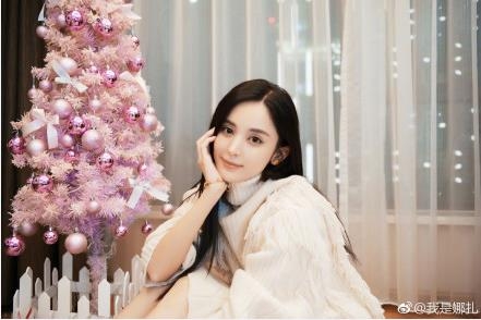 娜扎晒最新自拍被批网红脸 娜扎晒最新自拍什么样