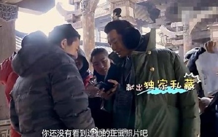 黄晓明炫耀儿子正面照是咋回事 黄晓明为什么给别人看儿子照片