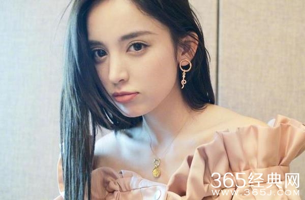 娜扎晒最新自拍被批网红脸 娜扎晒最新自拍什么样