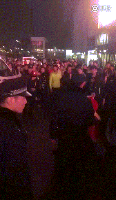 斗鱼主播张琪格被拘留了吗 张琪格直播扰乱公共秩序被警察带走完整视频