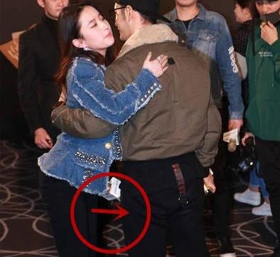 刘亦菲对黄晓明用礼貌腿被赞 刘亦菲对黄晓明用礼貌腿是什么意思