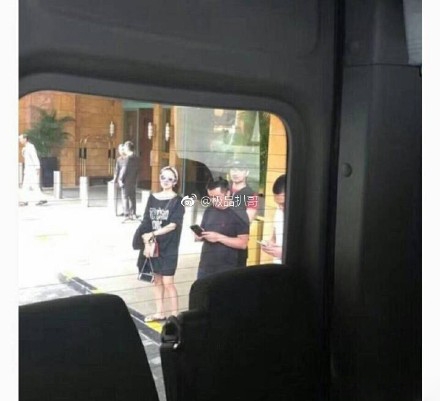 网友新加坡偶遇章子怡汪峰 章子怡汪峰新加坡度假为什么没带大女儿