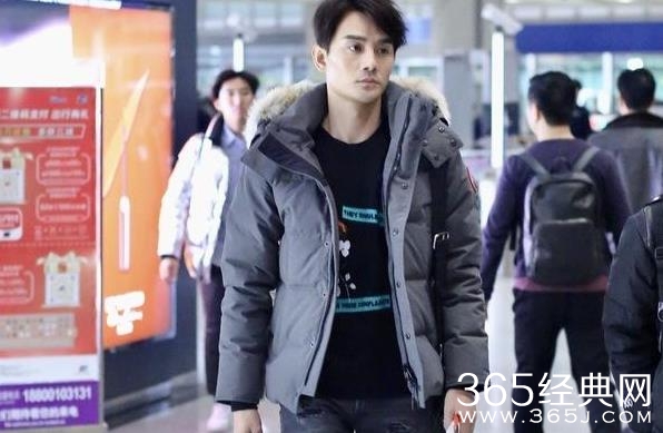 王凯机场亮相暴瘦成竹竿是怎么回事 王凯为什么会暴瘦
