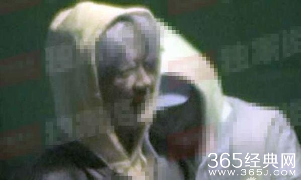 鹿晗关晓彤索吻熊抱归家过夜被拍 鹿晗关晓彤同居多久了