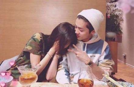 鹿晗关晓彤已经同居了吗 关晓彤鹿晗发生关系了吗