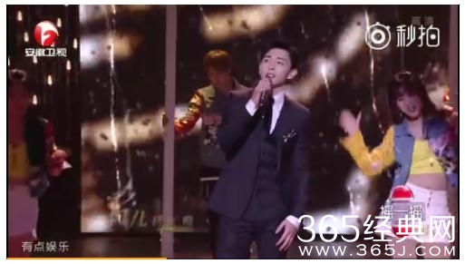 国剧盛典邓伦乔欣演唱我们的小世界现场完整视频