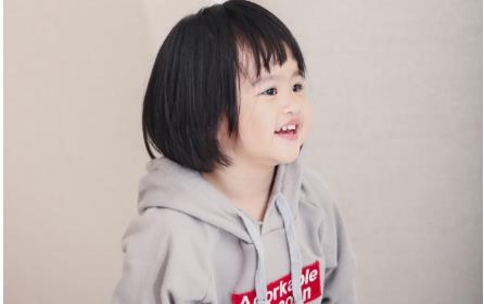 包文婧晒女儿包饺子近照 包饺子近照有没有变好看