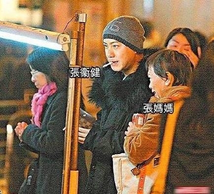 张卫健和弟弟张卫彝有什么恩怨 张卫彝是做什么的资料照片曝光