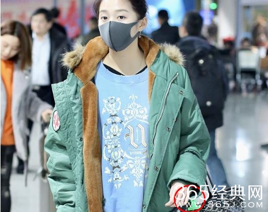 关晓彤机场新照又被吐槽土 关晓彤这次在机场又穿成什么样