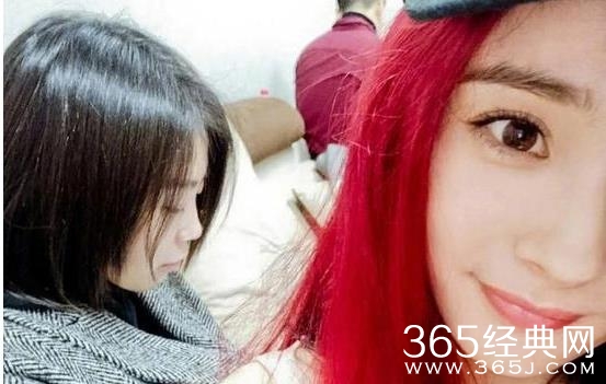 杨幂红头发新造型曝光 杨幂新造型红头发好看吗