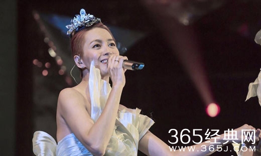 【娱情小卖部】三十三期：曲目不够欺骗观众，赵雷梁咏琪演唱会违规，被处罚5万元