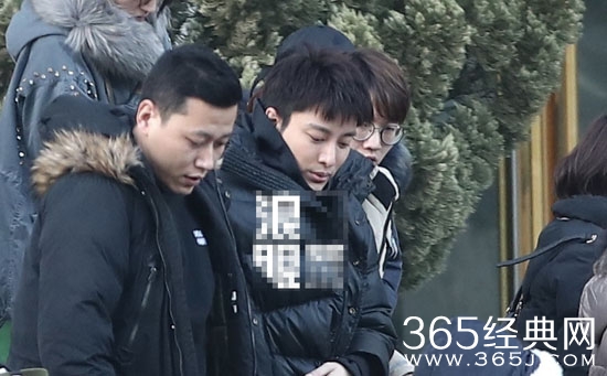 2018央视春晚贾乃亮第几个出场 2018央视春晚贾乃亮表演什么节目