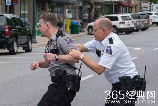 【侃侃殿影】第五十一期：豆瓣8.8，狂揽金球四大奖项，好于 98% 犯罪片电影终于来了！