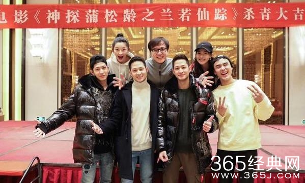 成龙新片被曝启用芳华女二钟楚曦 成龙新片为什么启用钟楚曦