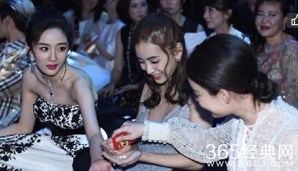 四小花旦微博之夜合体合照 四小花旦合照谁更美