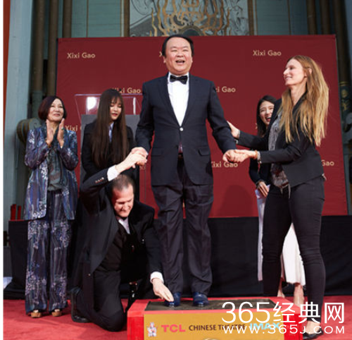 第二位在好莱坞留印的中国导演是谁 高希希受邀在好莱坞留印