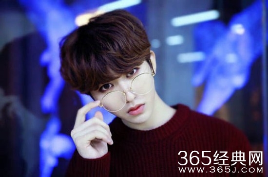偶像练习生蔡徐坤是谁 蔡徐坤个人资料背景微博照片介绍