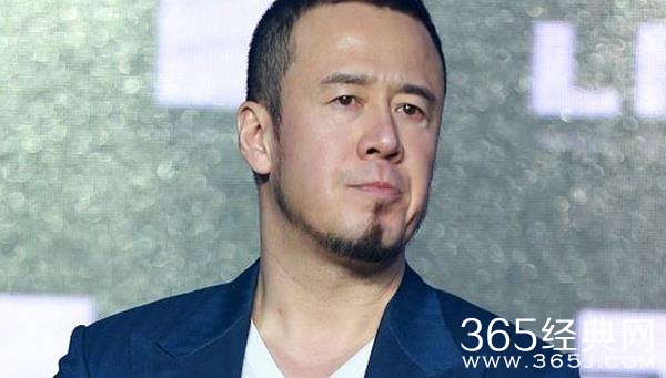 【红绿鲤娱】第二十八期：老牛吃嫩草？杨坤被曝和90后神似迪丽热巴小女友甜蜜约会