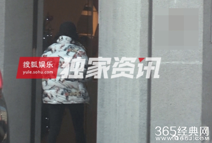 章子怡去整容医院干什么 章子怡去美容院打针现场图