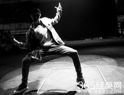 【综艺甜饼】60期：《偶像练习生》张艺兴哭了，从一名练习生到偶像的距离有多长？