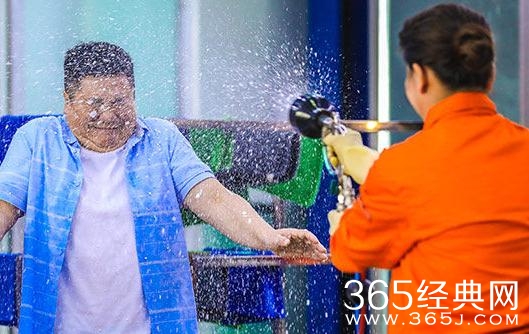 越活越来劲季德发和钱福云是什么关系 越活越来劲季德发喜欢钱福云吗