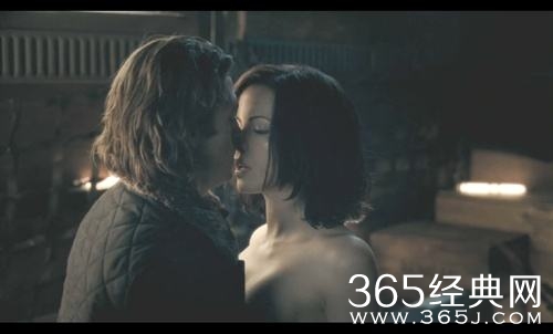 【就是个水槽】第三十二期：喜欢吸血鬼题材电影吗？low穿地心的这部国产电影你敢不敢看？