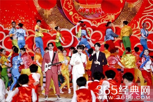 2018北京卫视春晚许魏洲任嘉伦秦俊杰开场秀带来了什么节目