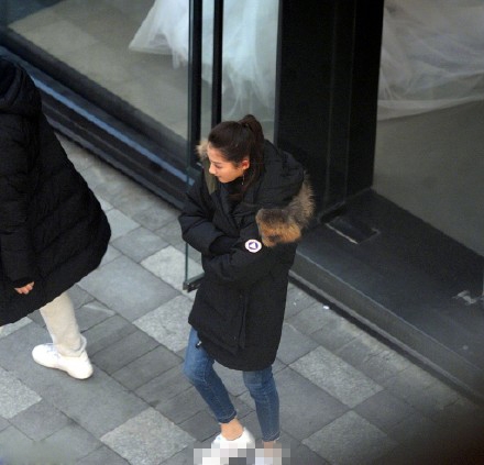 关晓彤去婚纱店干什么 关晓彤鹿晗要结婚了吗