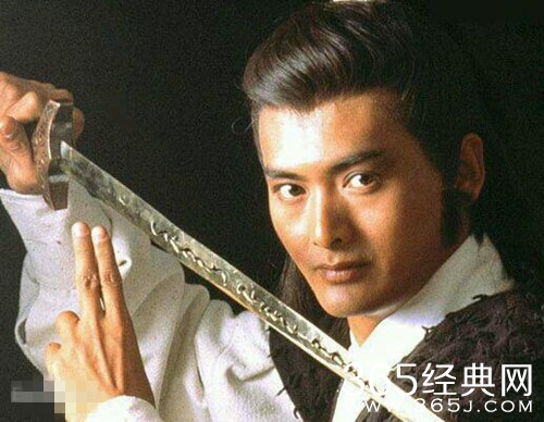 【就是个水槽】第三十五期：笑傲江湖翻拍搞事情！令狐冲颜值低，东方不败变男人而且不搞基！