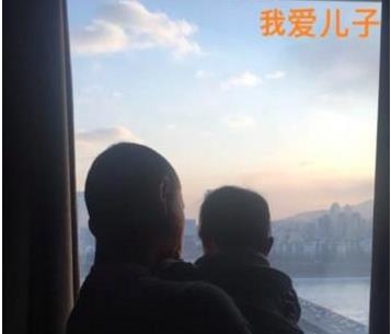 Gary晒抱娃照告白 Gary妻子什么时候生产的 Gary孩子是男孩女孩