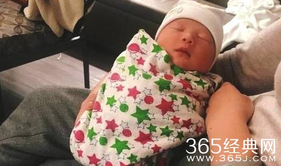 王思聪前女友雪梨顺利生产 雪梨生的是男孩女孩