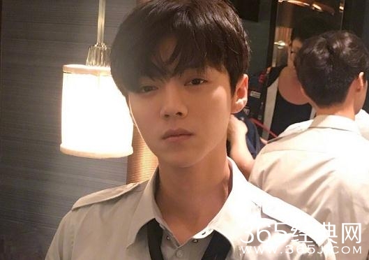 杨天真是谁资料照片曝光 杨天真和鹿晗是什么关系